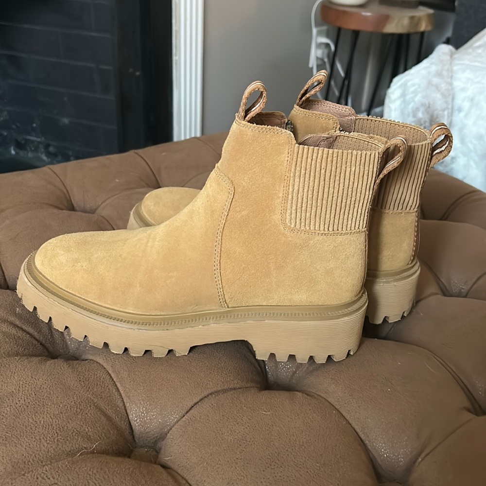 Lug sole boots